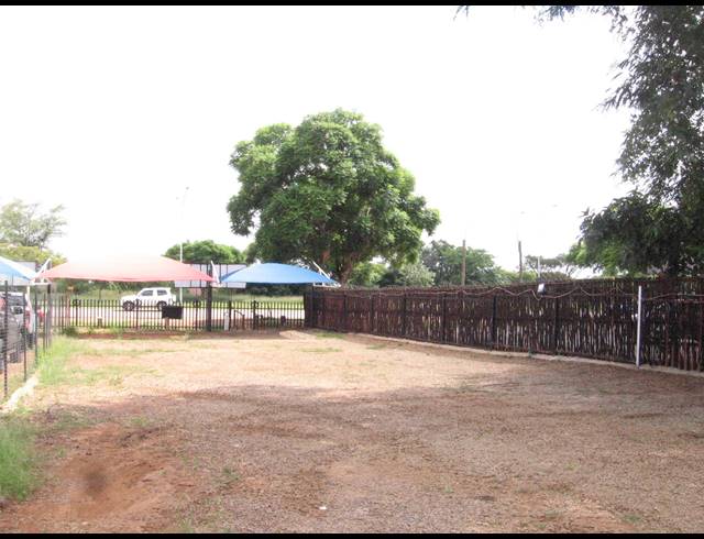 632M² RETAIL TO LET IN MONTANA PARK